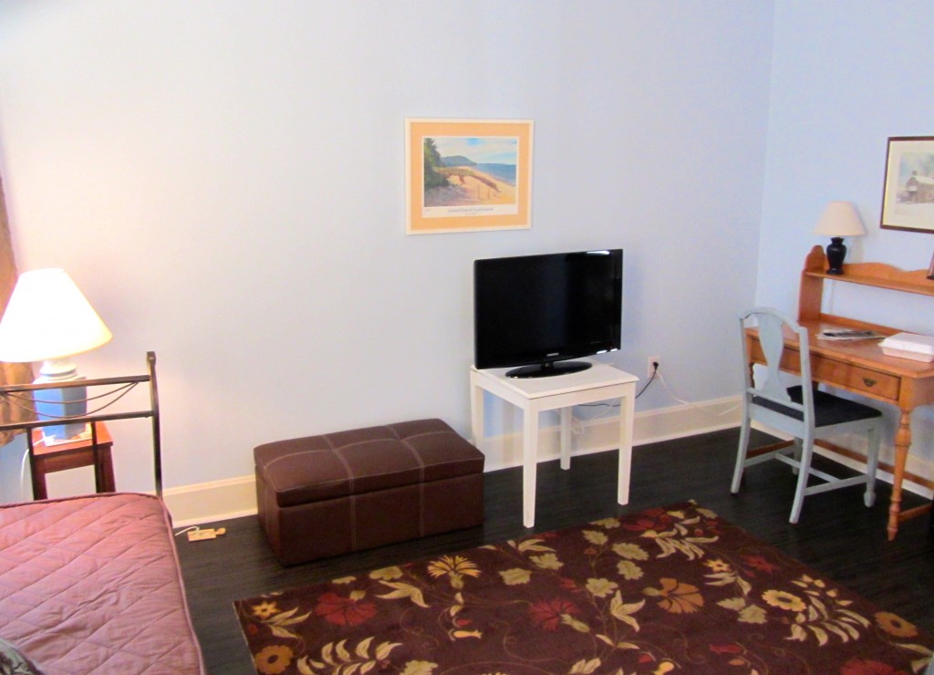 Nestle Inn - suite sitting room