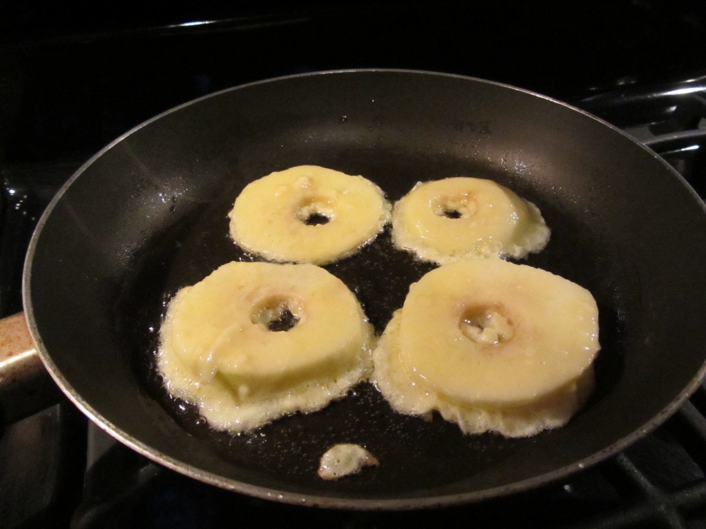 Sweet apple fritter recipe - frying