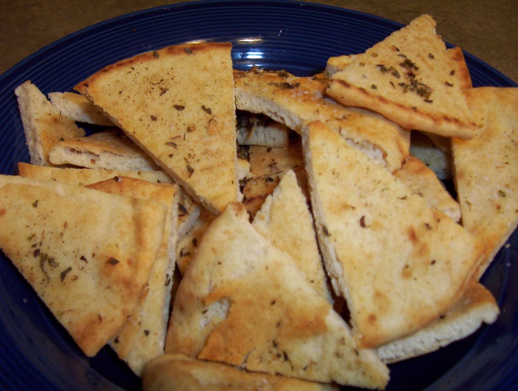 recipe-white-bean-dip-pita-chips