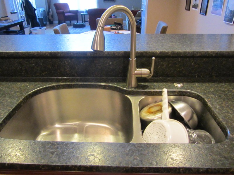 Kitchen double sink - dish drainer