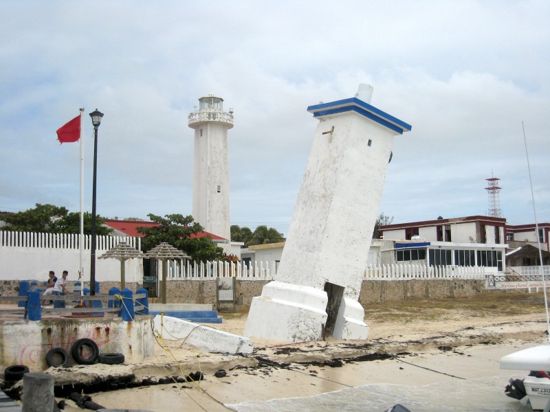 Puerto Morelos lighthouse 2