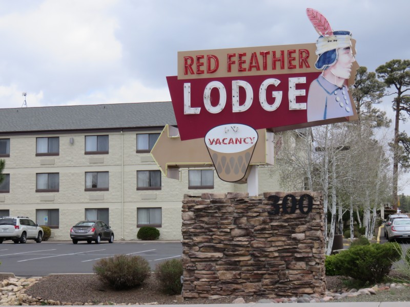 Travel with Dogs - Pet Friendly Hotel - Red Feather Lodge Grand Canyon