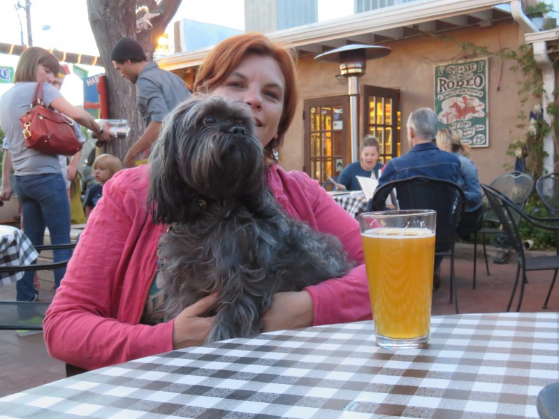 Lessons from a 4000 Mile Road Trip: Meal Tips for Traveling with Dogs | Future Expat