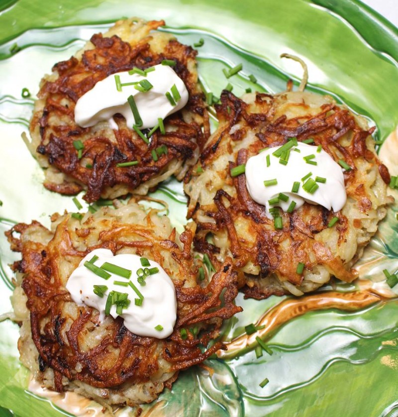 Hanukkah Latkes: Potato Pancakes Recipe | Future Expat (photo credit Palateable Pastime)